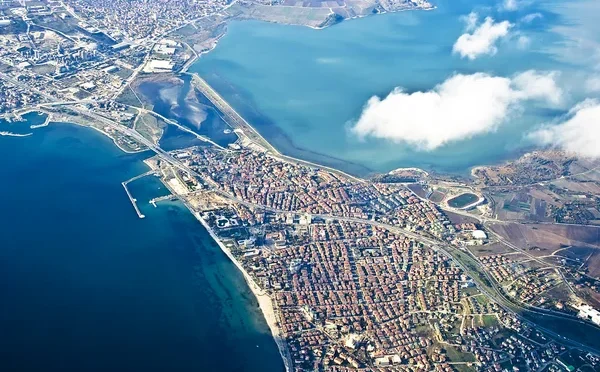 depositphotos_7805521-stock-photo-view-from-above-on-istanbul